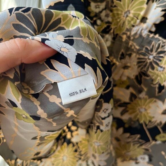 Talbots Pure Silk Y2K Satin Floral Top – Size 14 – Side Zip, Cap Sleeve, Fit & F - Picture 9 of 9